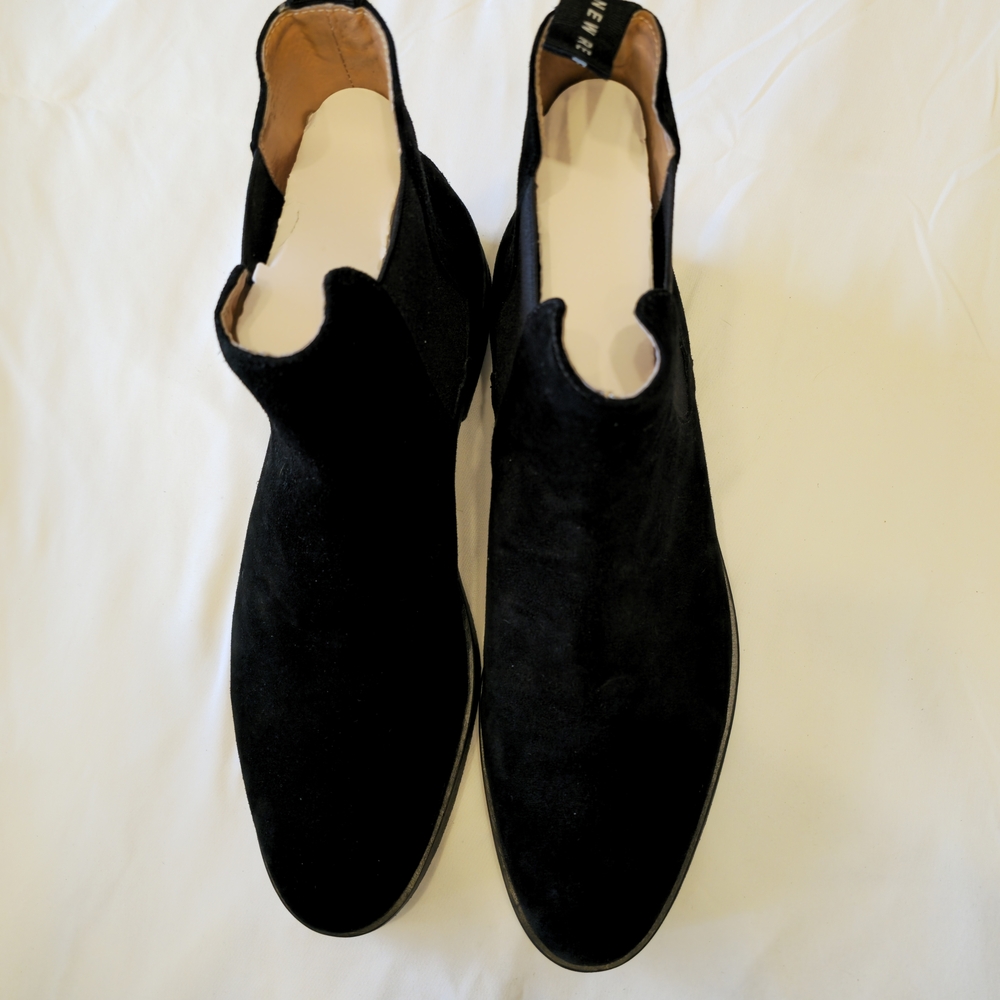 Elegant Black Suede Men's Boots
